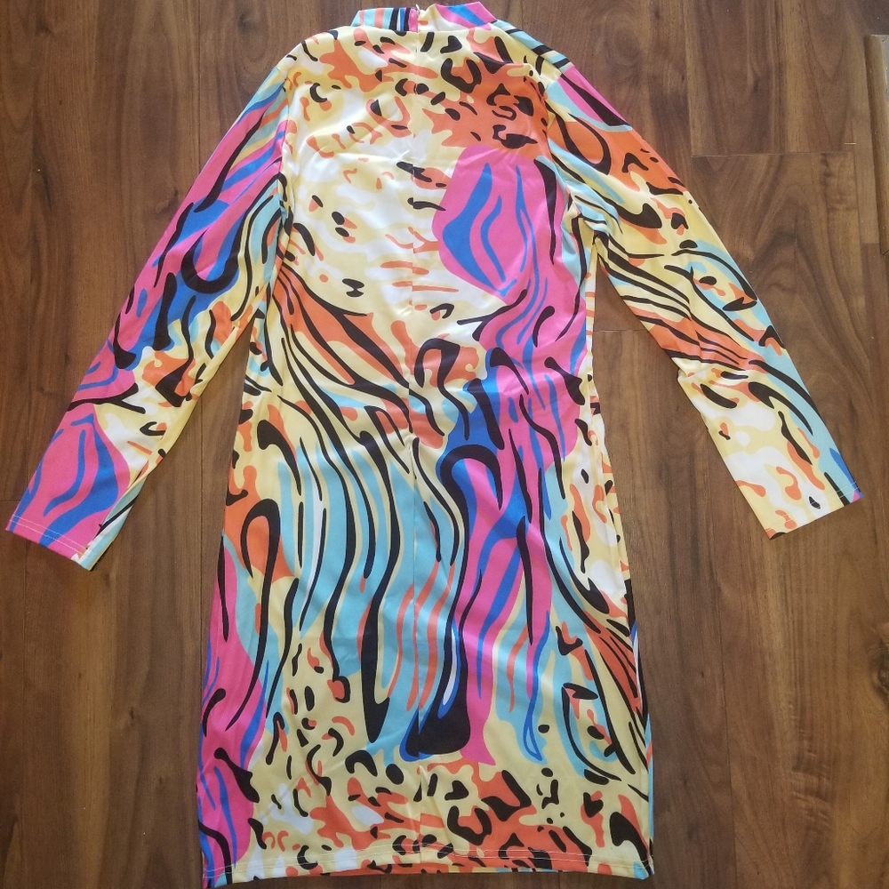 Dress - Picture 5 of 5